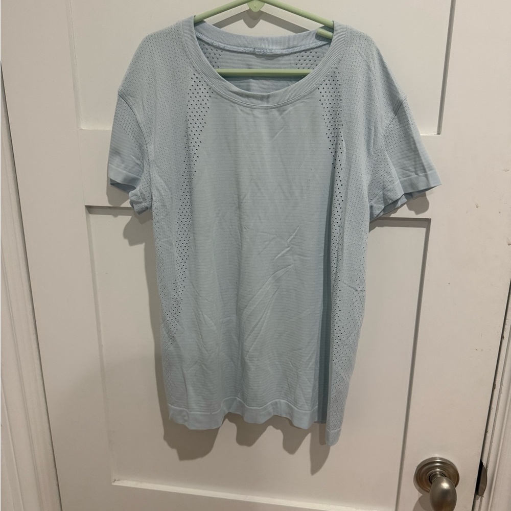Women’s Lululemon Train to Be shirt